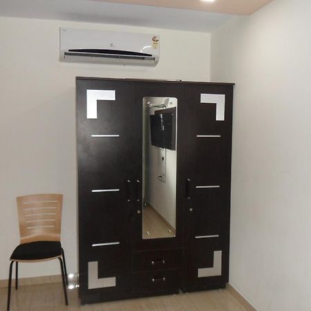 Hotel Rajdeep Inn 阿穆达巴 外观 照片