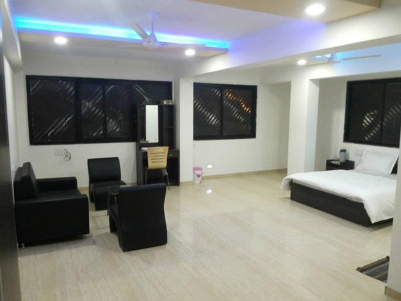 Hotel Rajdeep Inn 阿穆达巴 外观 照片
