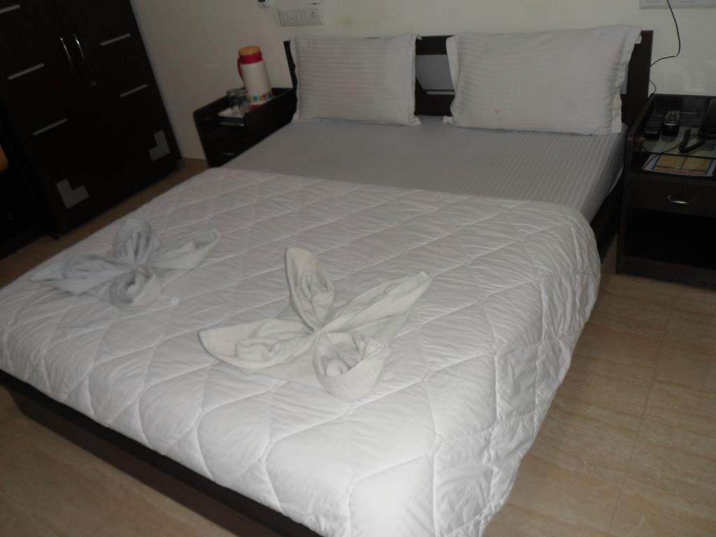 Hotel Rajdeep Inn 阿穆达巴 外观 照片