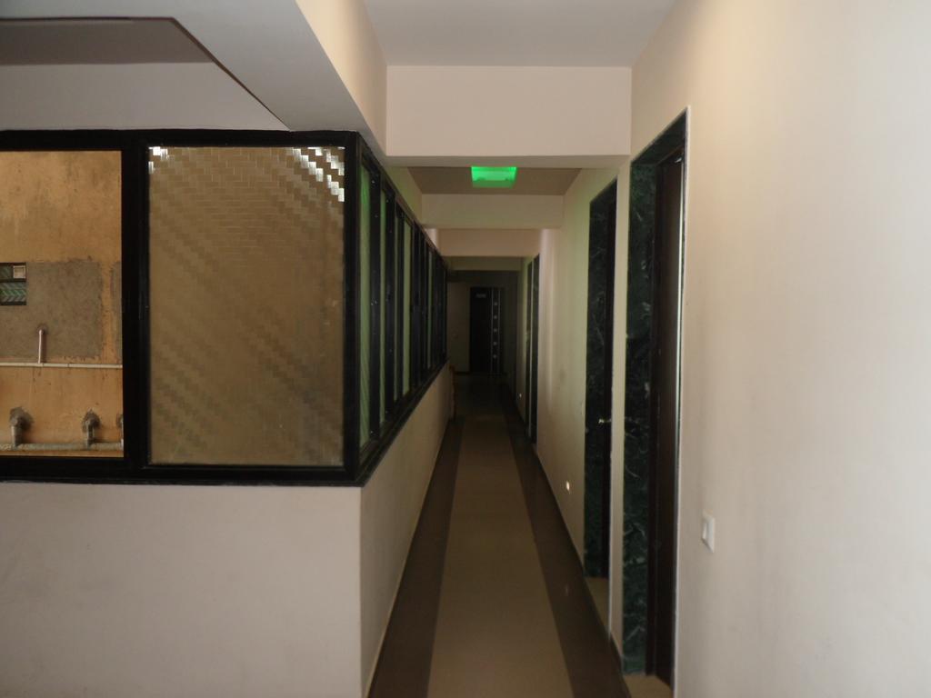 Hotel Rajdeep Inn 阿穆达巴 外观 照片