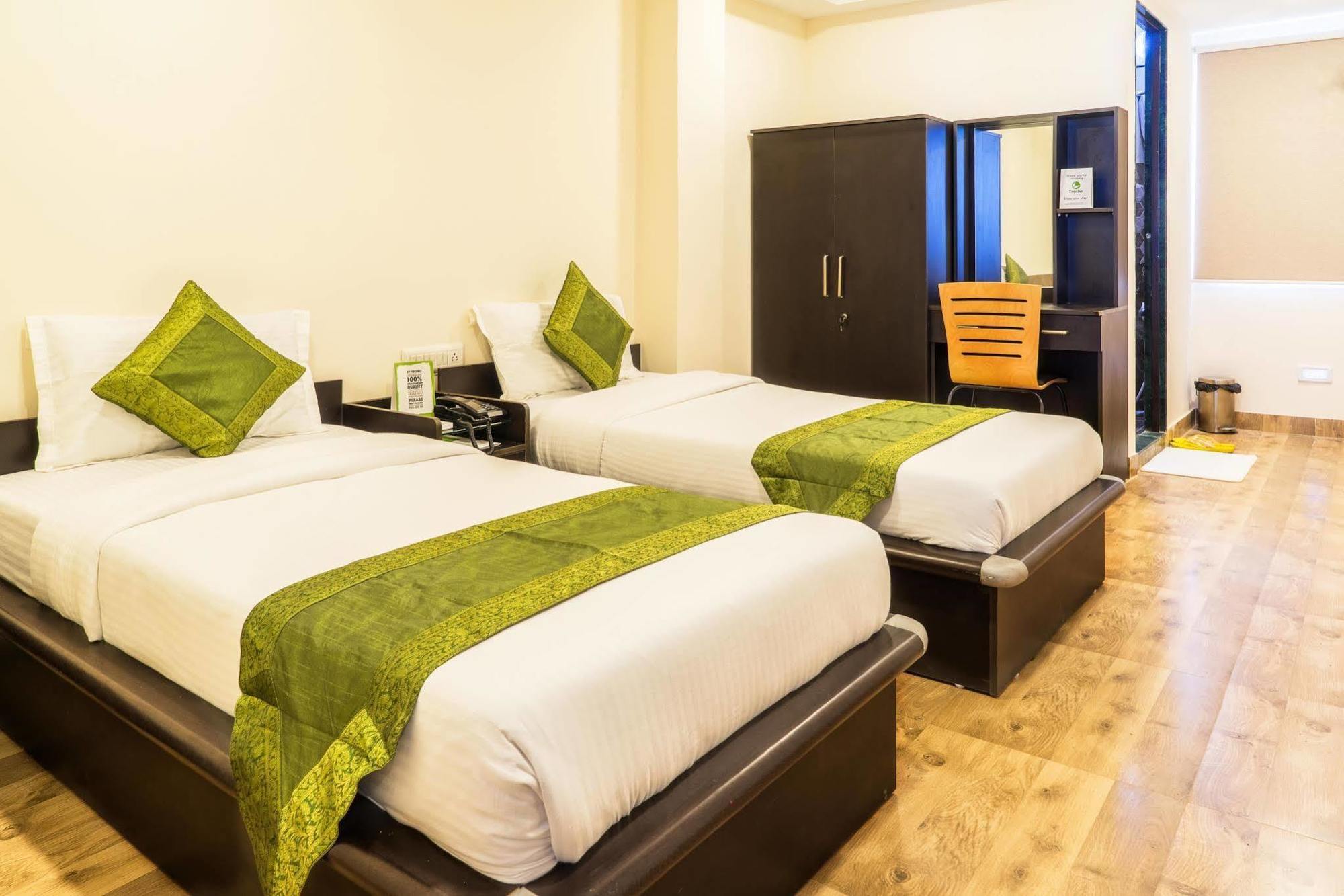 Hotel Rajdeep Inn 阿穆达巴 外观 照片